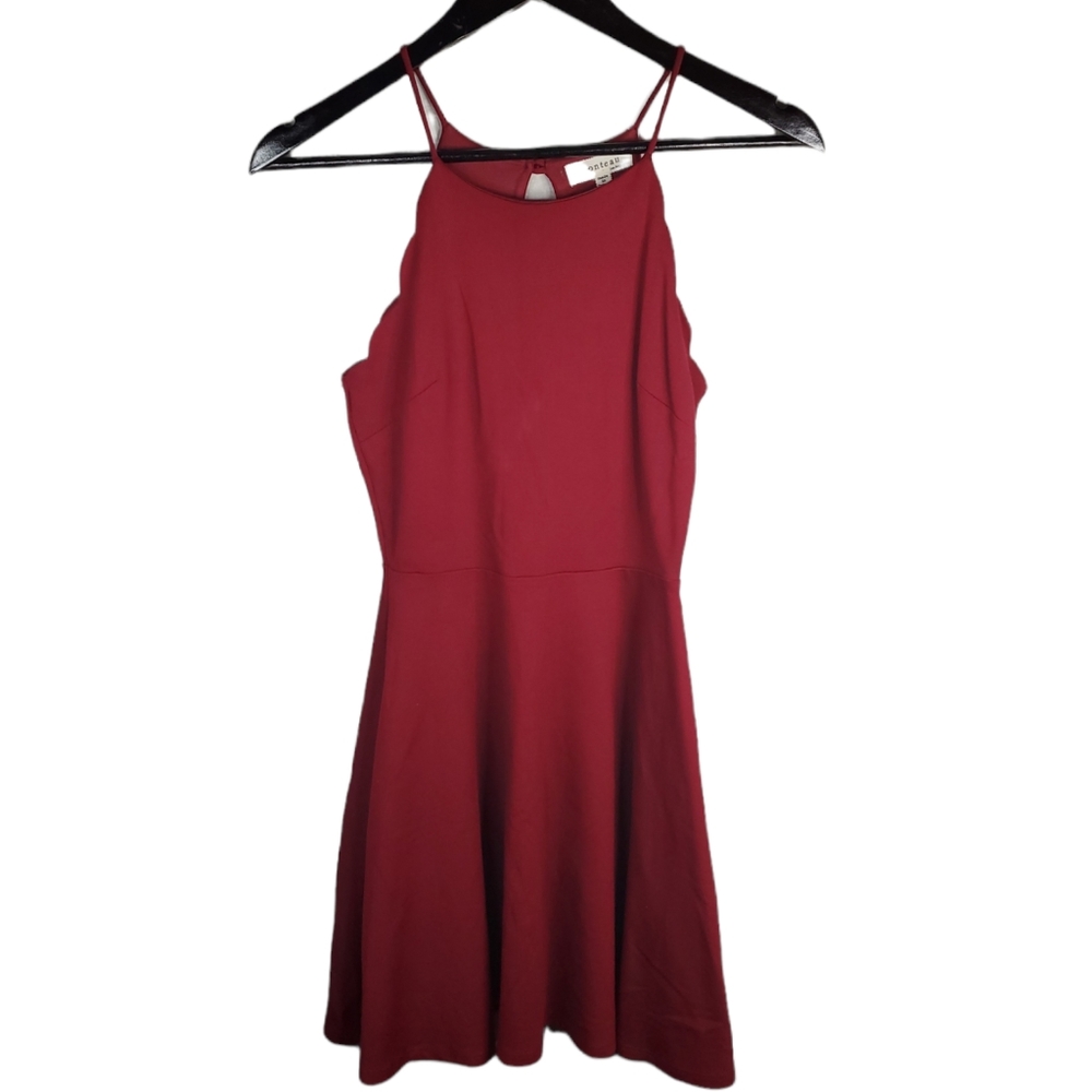 MONTEAU Fit & Flare Scallop Edge Sleeveless Dress